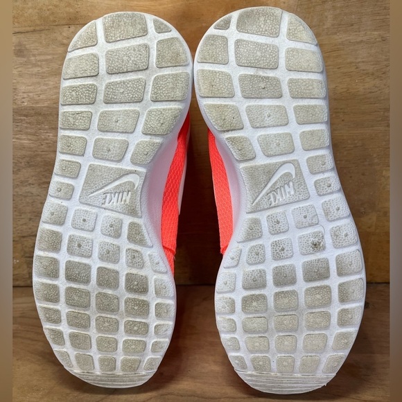 Nike Roshe One Womens Size 6.5 Running Shoes Sneakers Bright Mango 511882-811 - Picture 7 of 8